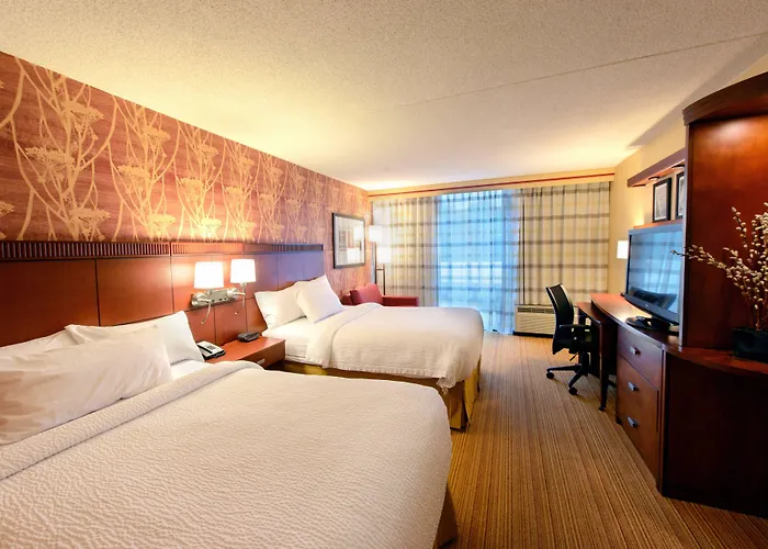 Courtyard By Marriott Canton